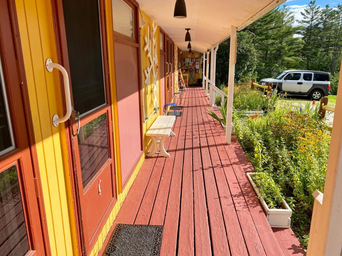 Snowdon Chalet Motel Londonderry Екстериор снимка