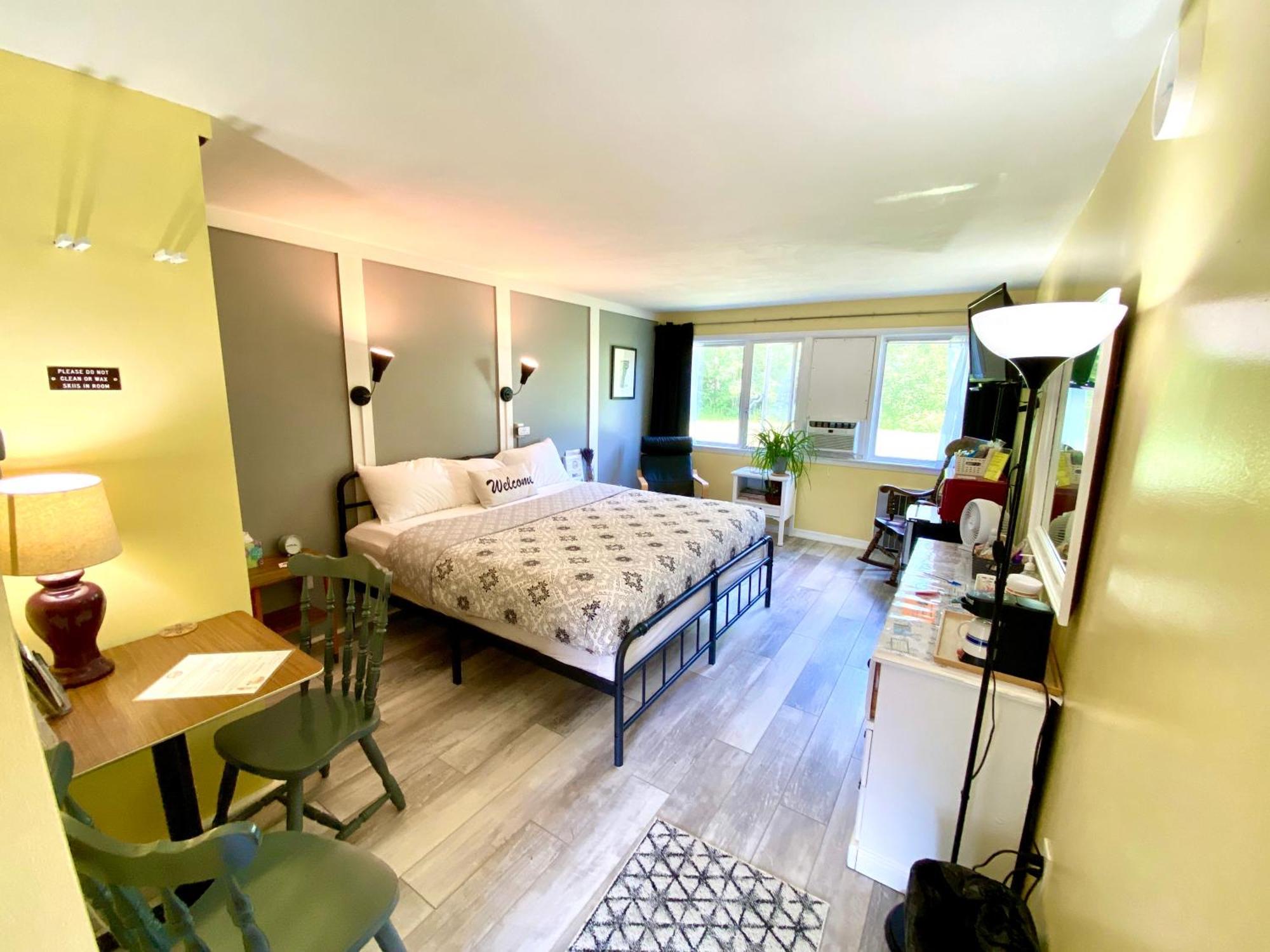 Snowdon Chalet Motel Londonderry Екстериор снимка