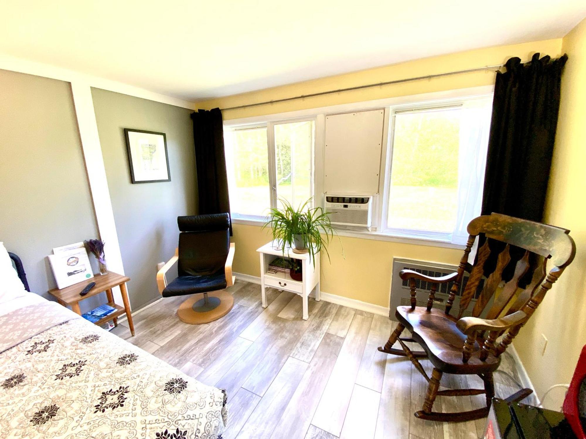 Snowdon Chalet Motel Londonderry Екстериор снимка